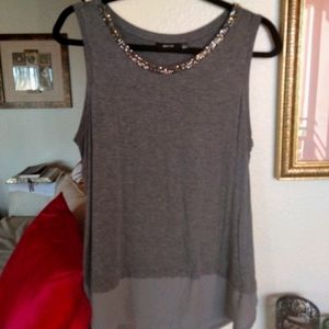 GRAY SLEEVELESS TOP, WITH RHINESTONE NECKLINE